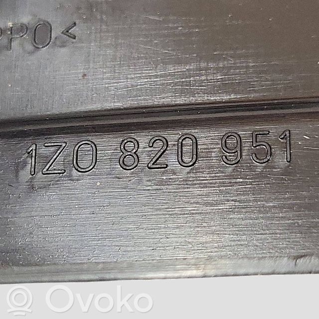 Skoda Octavia Mk2 (1Z) Griglia di ventilazione centrale cruscotto
