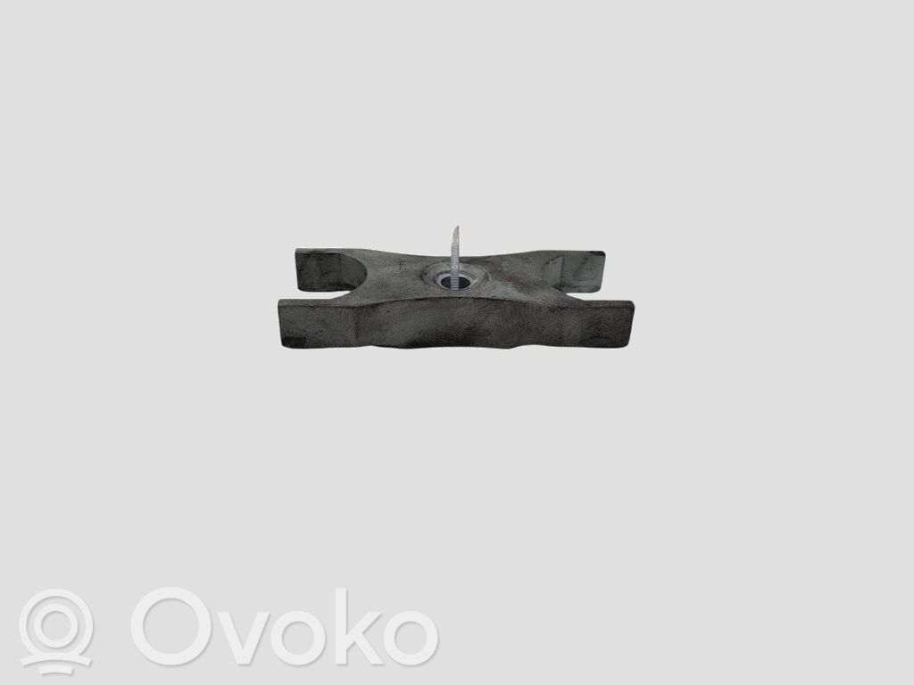 Bridă fixare injector   03L216A