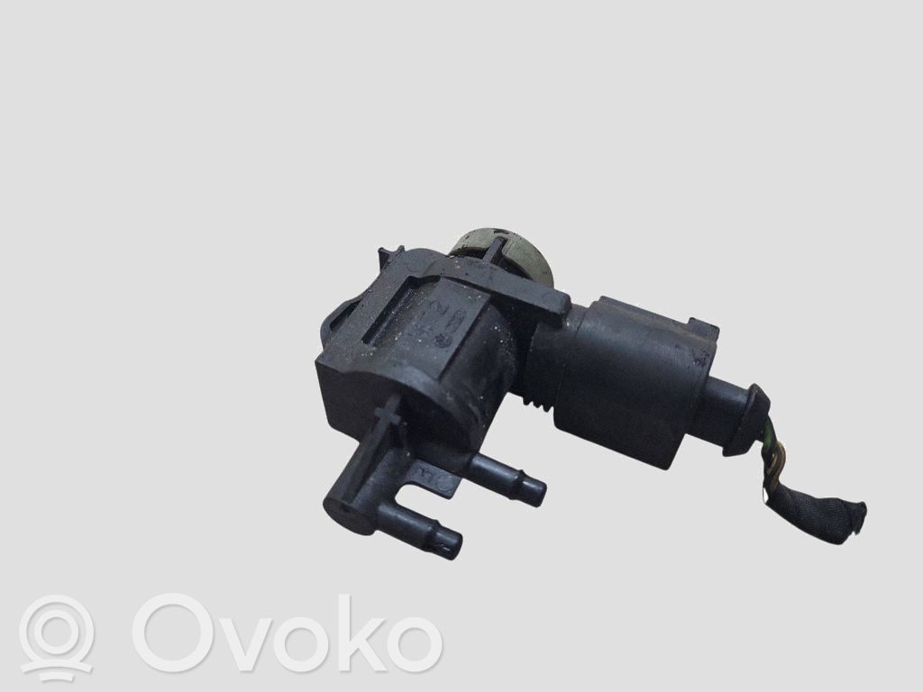 Volkswagen PASSAT B6 Solenoid supapă turbosuflantă