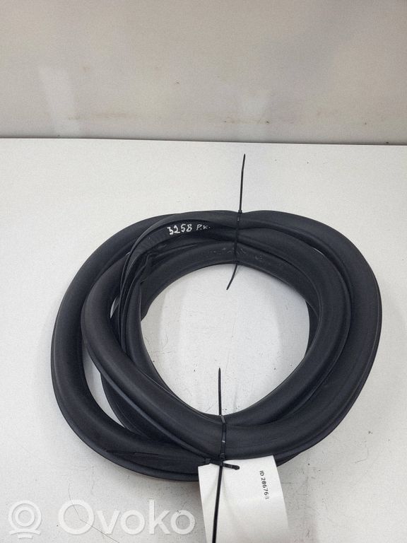 Opel Astra J Joint en caoutchouc de corps de porte avant