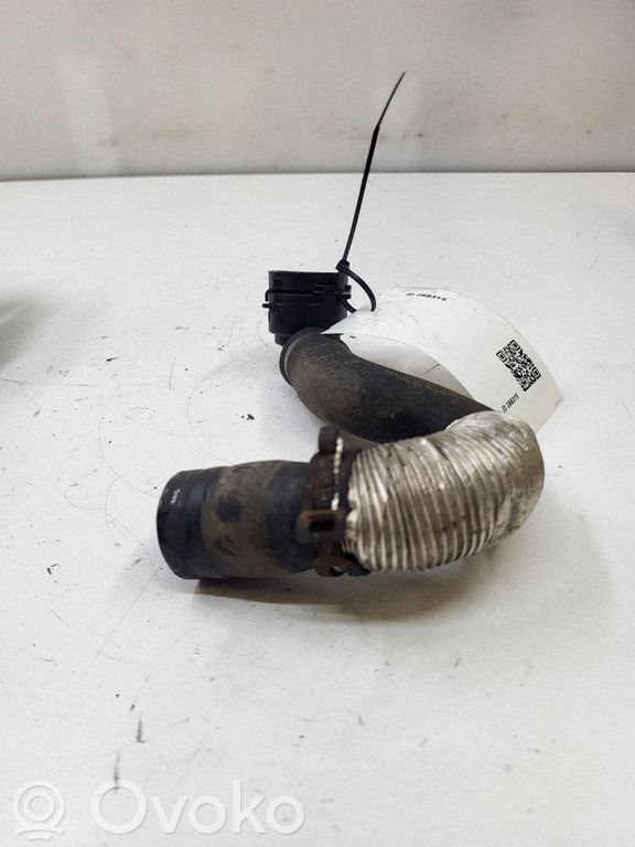 Volkswagen Golf VII Tuyau de liquide de refroidissement moteur