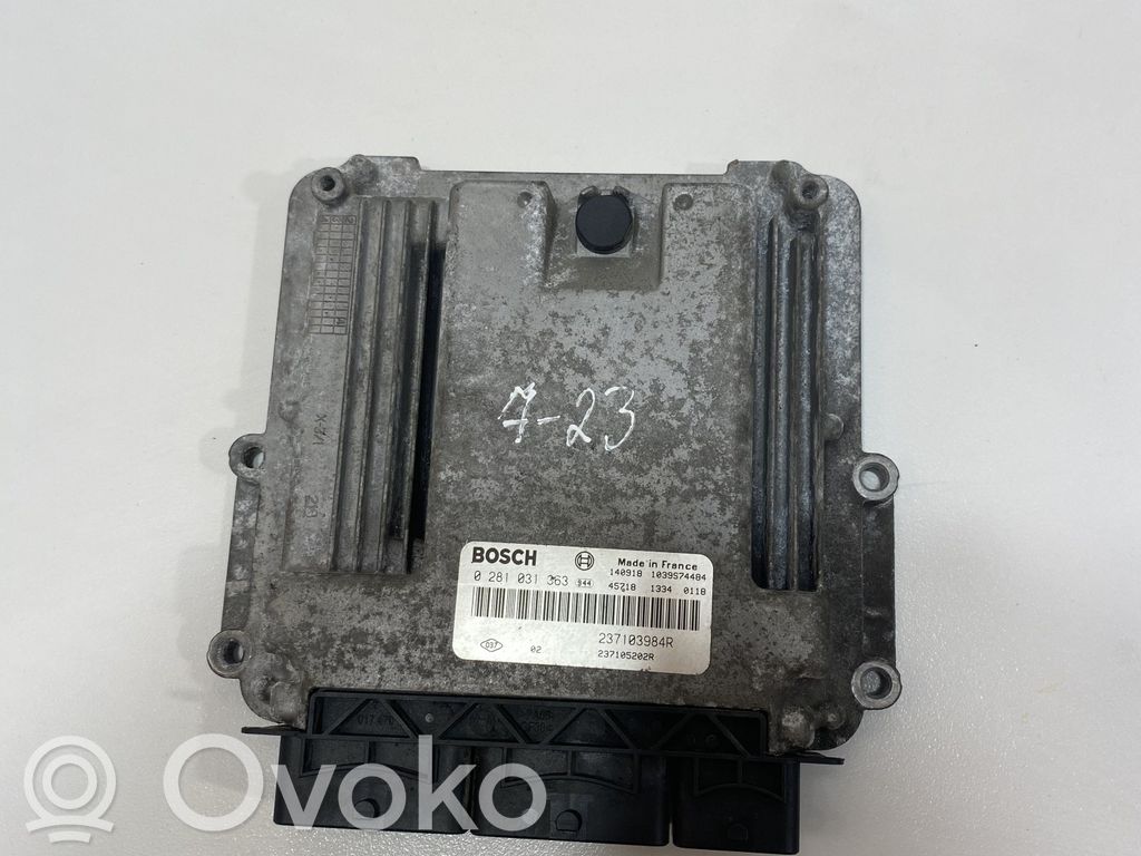 Opel Vivaro Engine control unit/module 