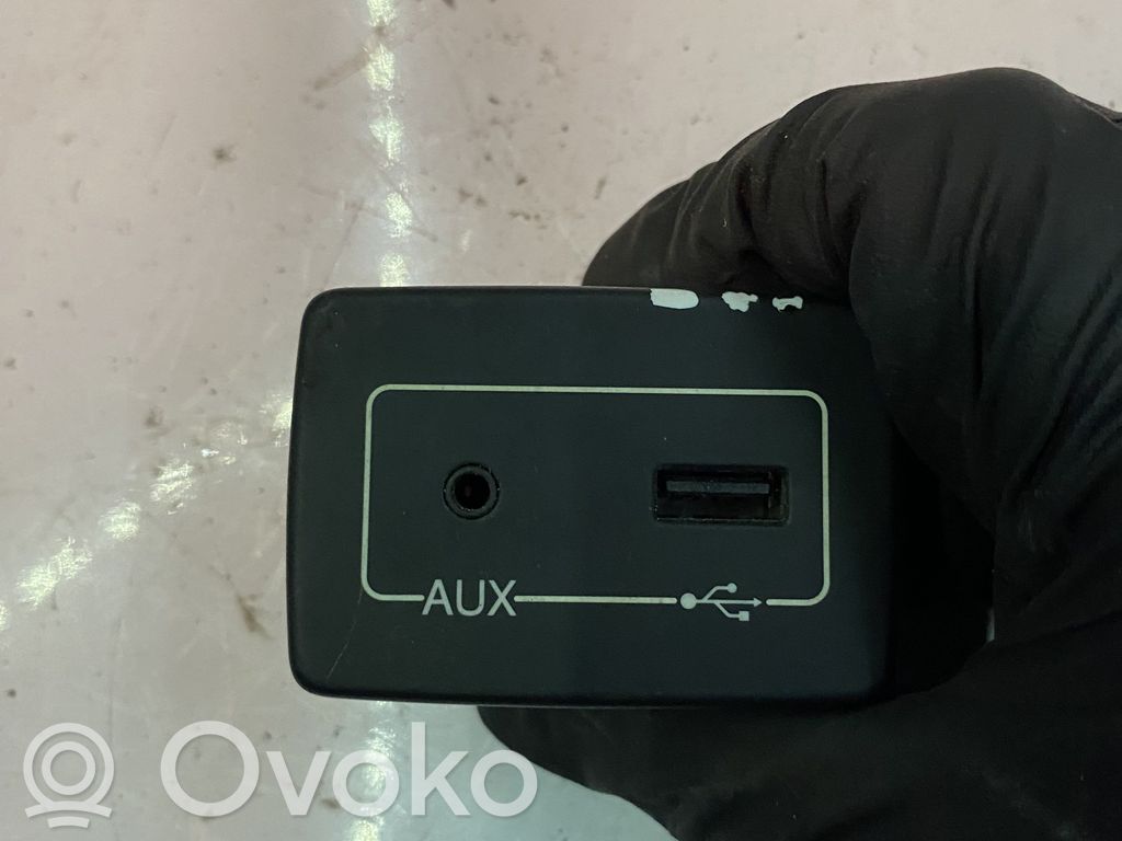 Enchufe conector USB   735654633
