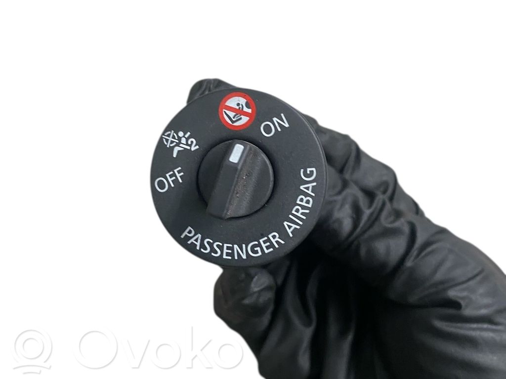 Opel Vivaro Wyłącznik poduszki powietrznej Airbag pasażera 