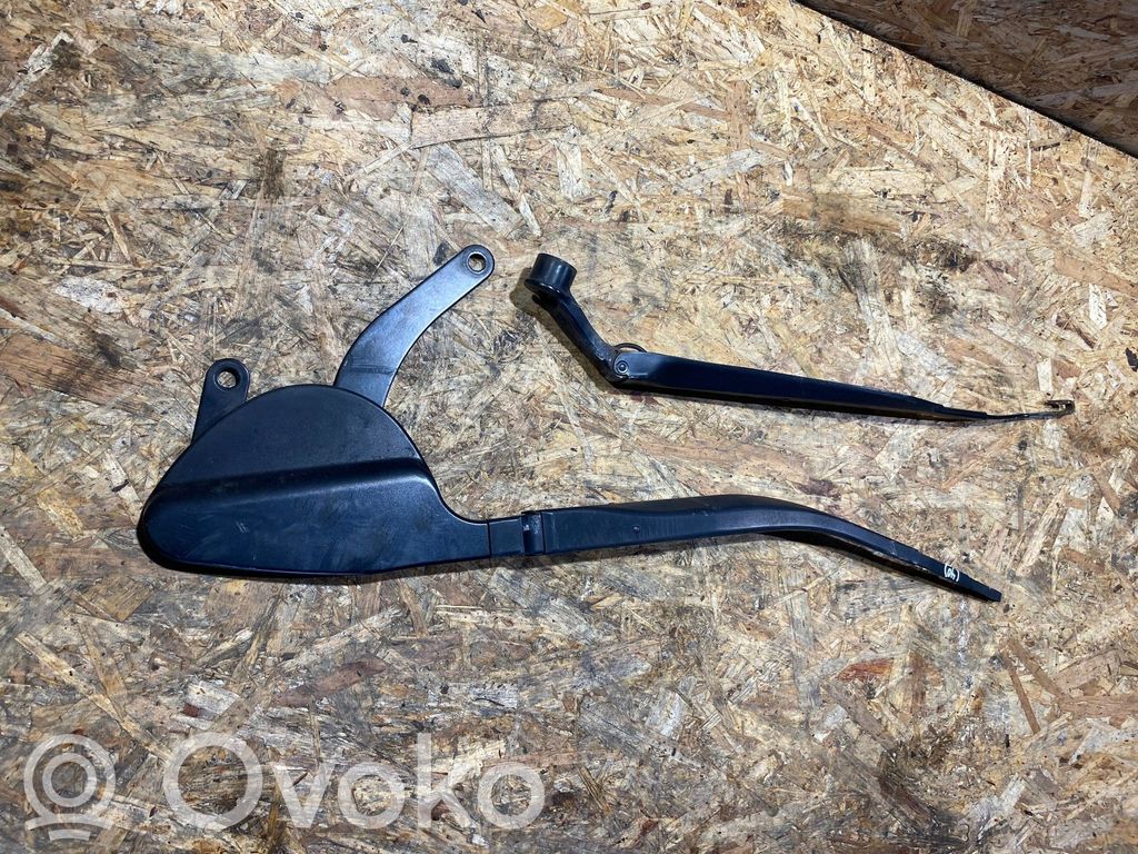 Lexus RX 330 - 350 - 400H Front wiper blade arm 