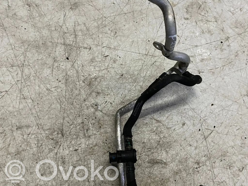 Caurulīte (-es) / šļūtene (-es)   059121465A