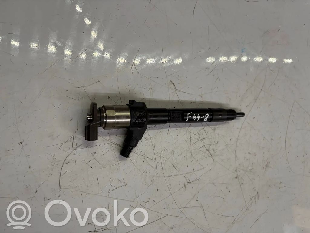 Mitsubishi L200 Inyector de combustible 