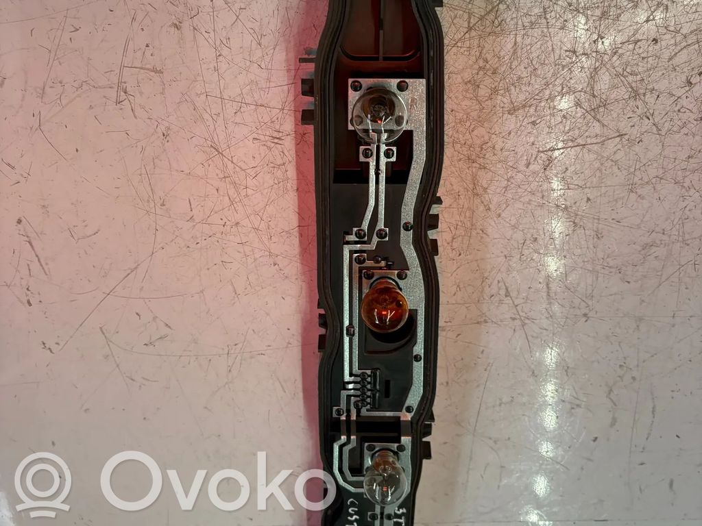 Ford Transit Custom Galinio žibinto detalė 