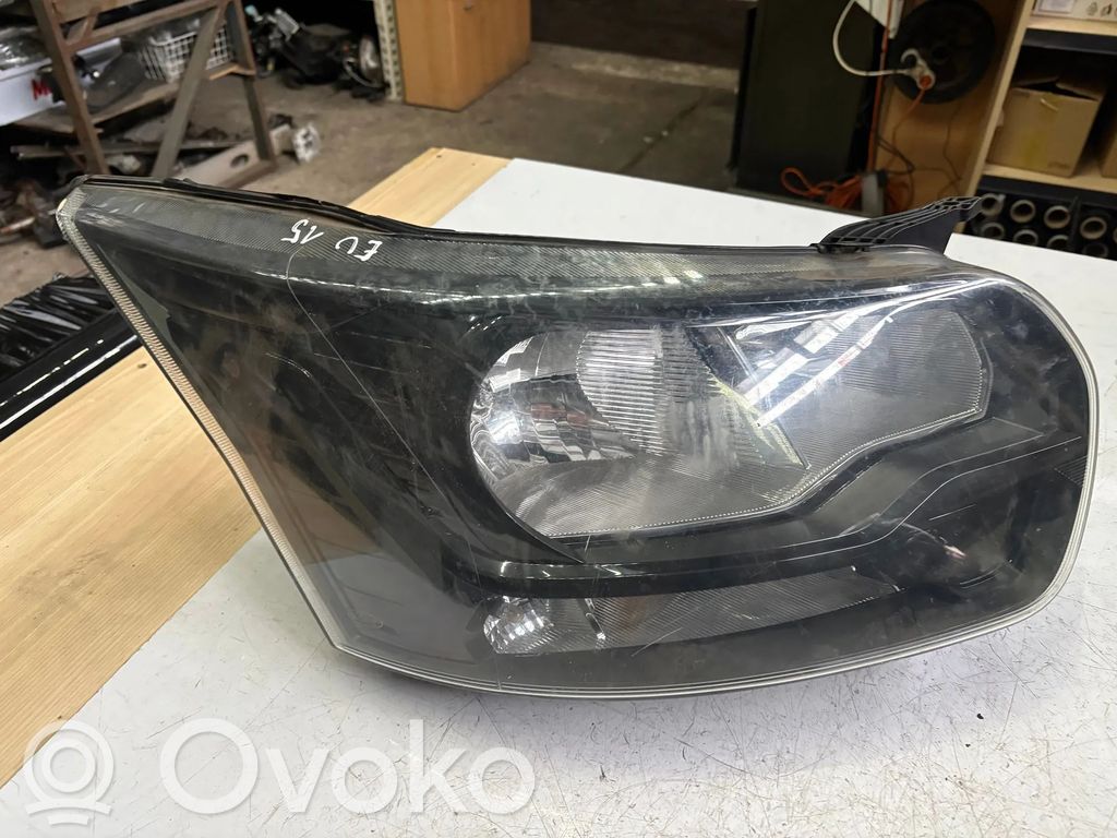 Ford Transit Phare frontale 