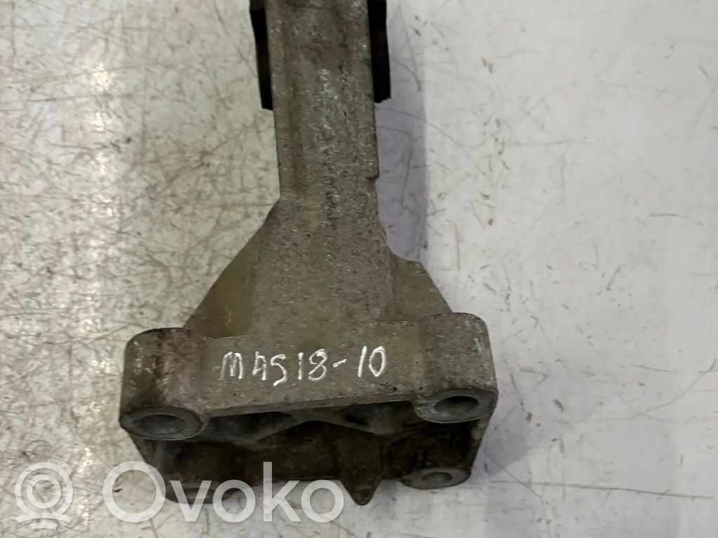 Renault Master III Engine mount bracket 