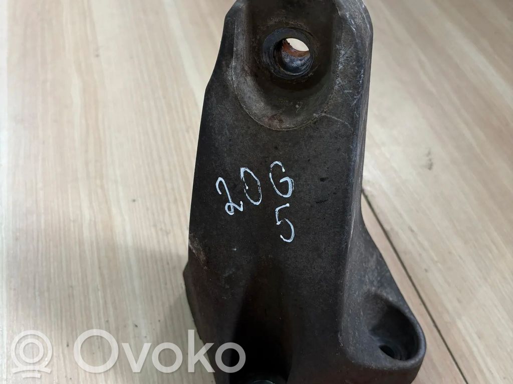 Ford Transit VII Engine mounting bracket 