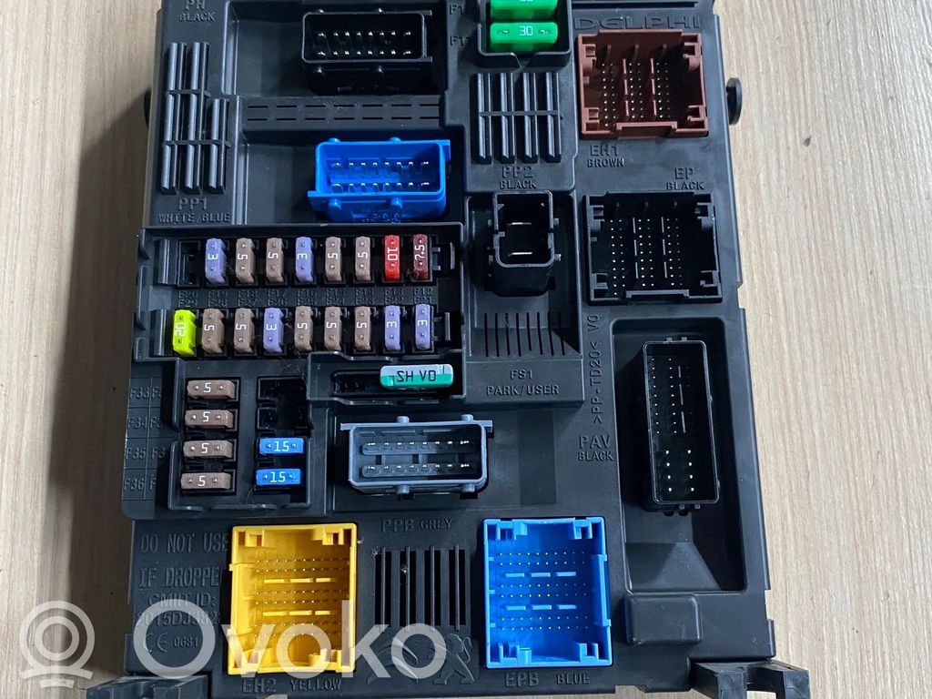 Opel Vivaro Drošinātāju kaste (komplekts) 