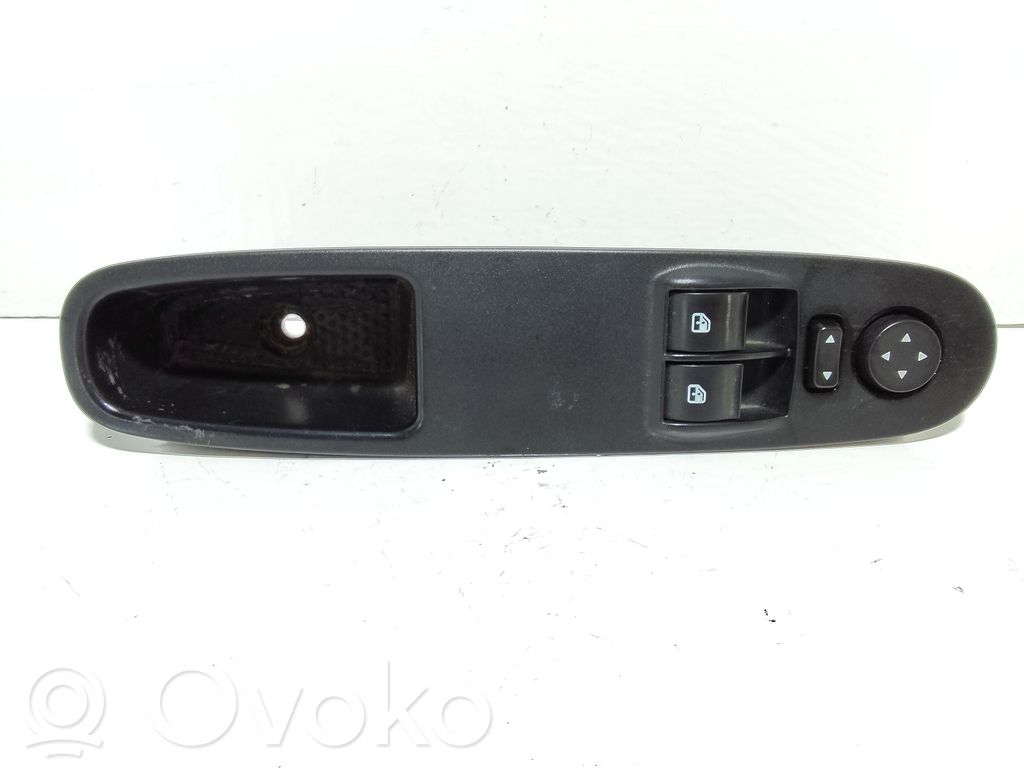Electric window control switch   735531344,735531344,735531345