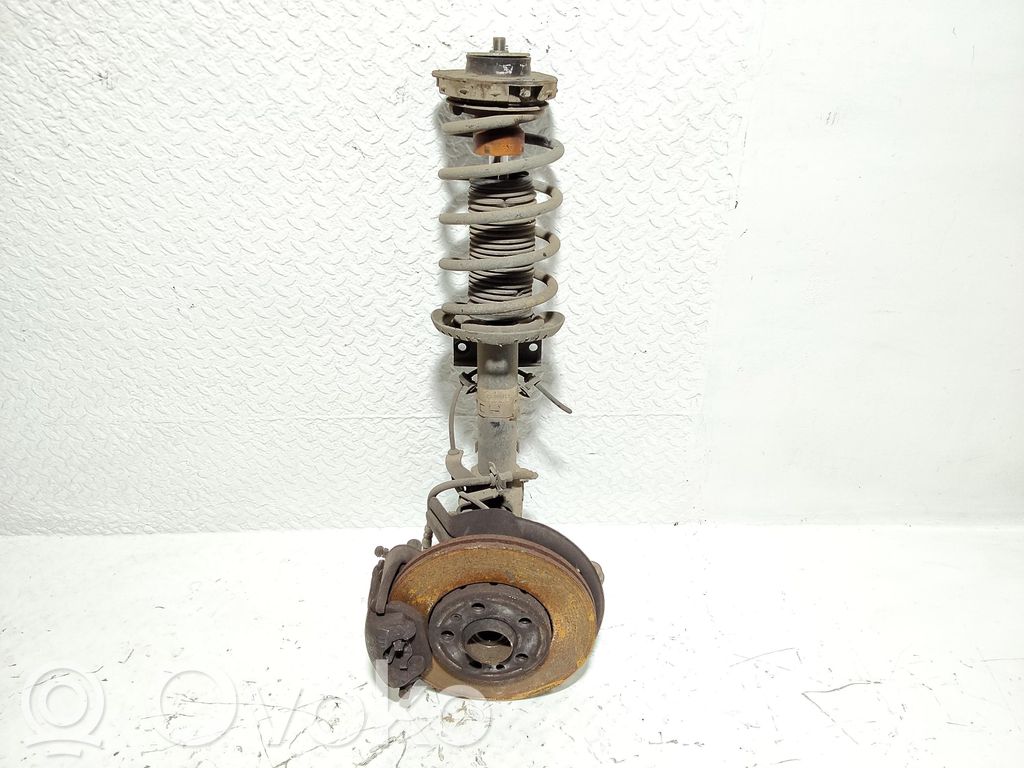 Skoda Fabia Mk2 (5J) Priekšējā riteņa rumbas vārpstas šarnīrs (stupica, capfa) 