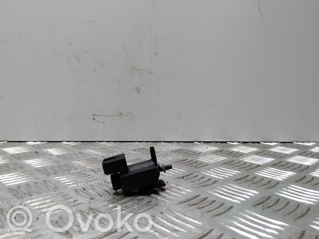 Vacuum valve   1742712,72234100