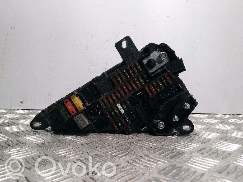 BMW 5 E60 E61 Fuse module 