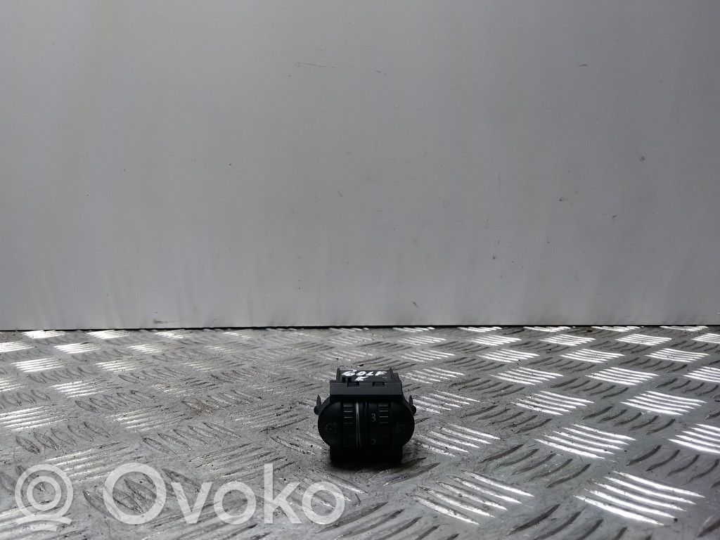 Volkswagen Golf V Headlight level height control switch 