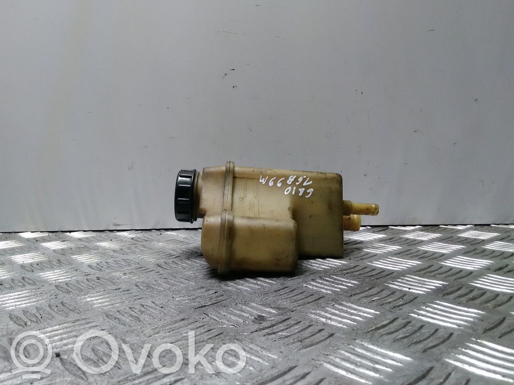 Renault Clio II Ohjaustehostimen nestesäiliö 