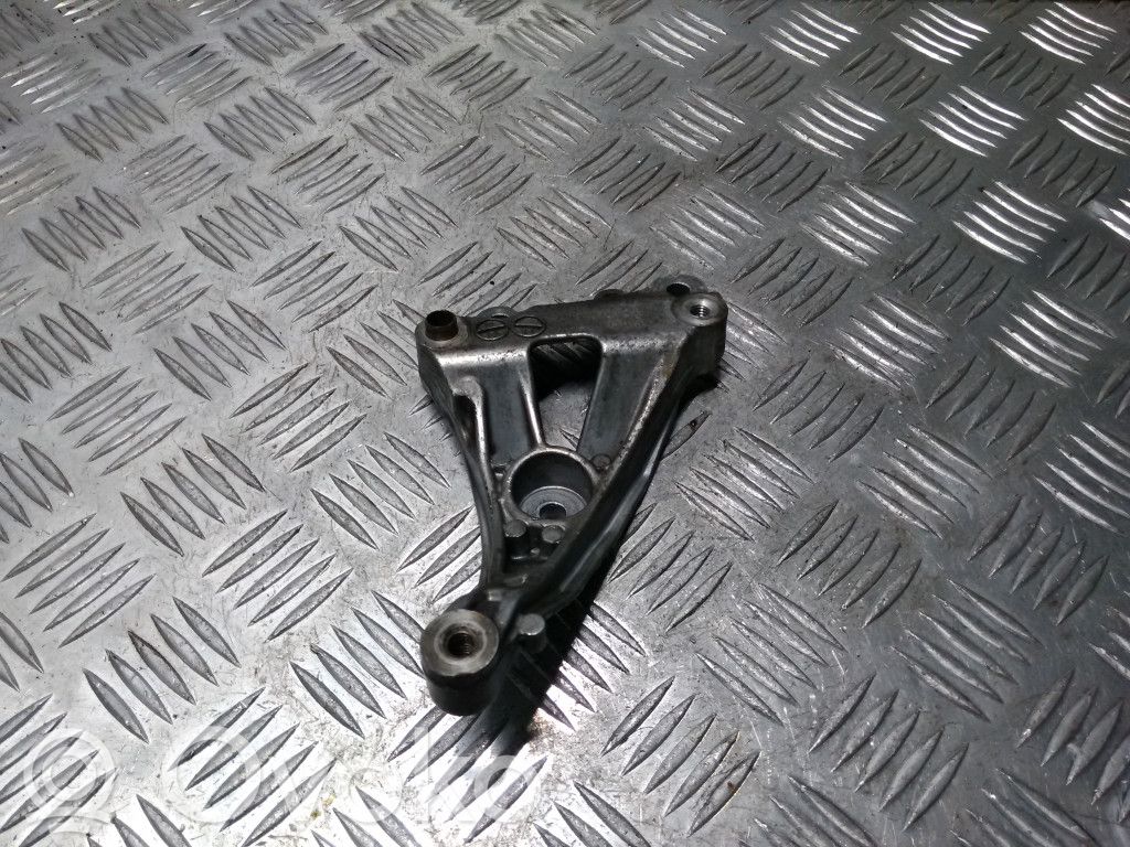 Peugeot 308 A/C compressor mount bracket 