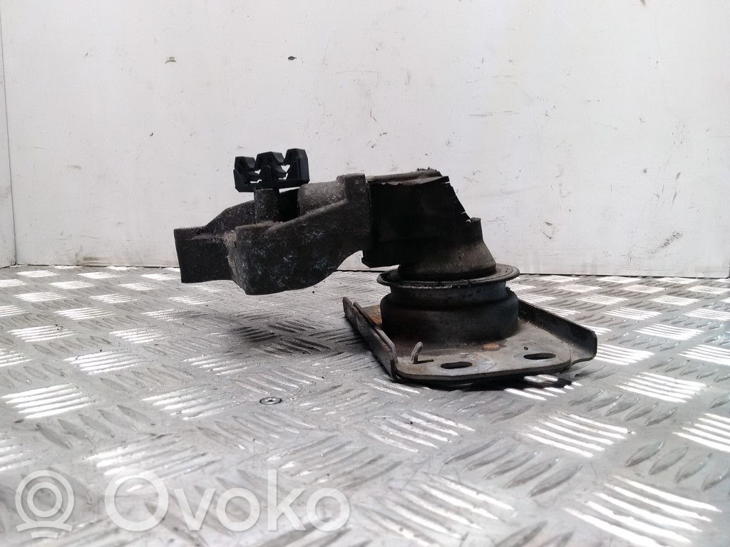 Renault Trafic II (X83) Engine mount bracket 