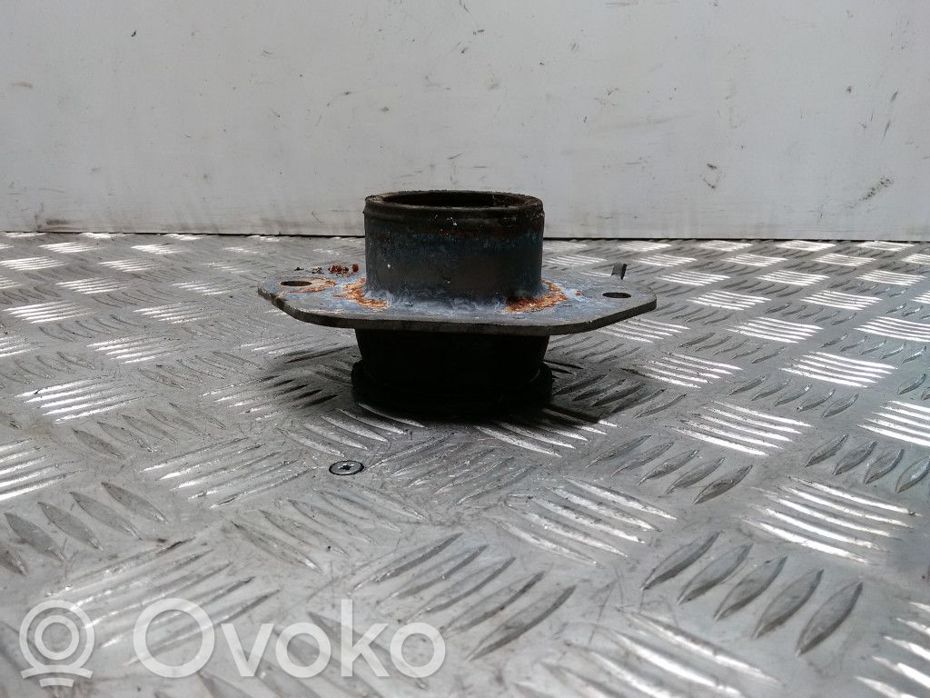 Engine mount bracket   91167992