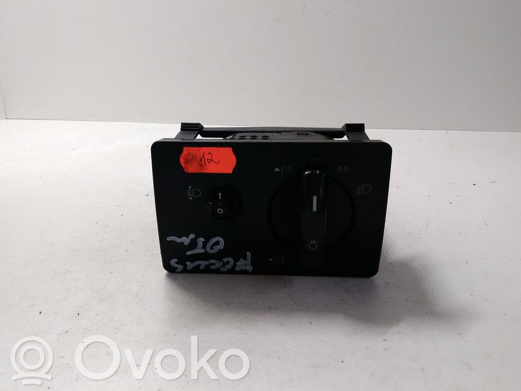 Ford Focus Light switch 