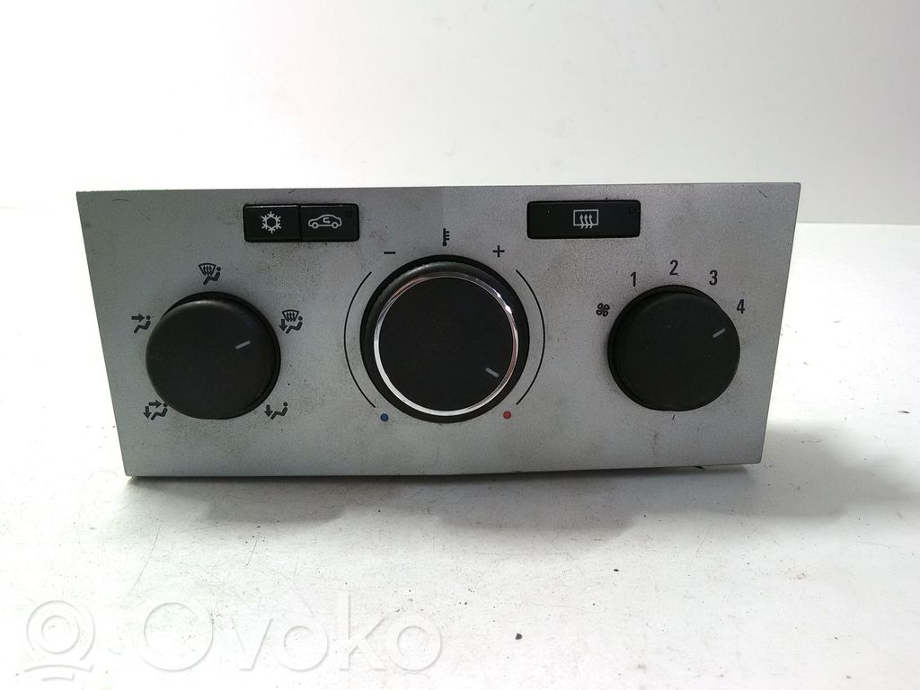 Opel Zafira B Climate control unit 
