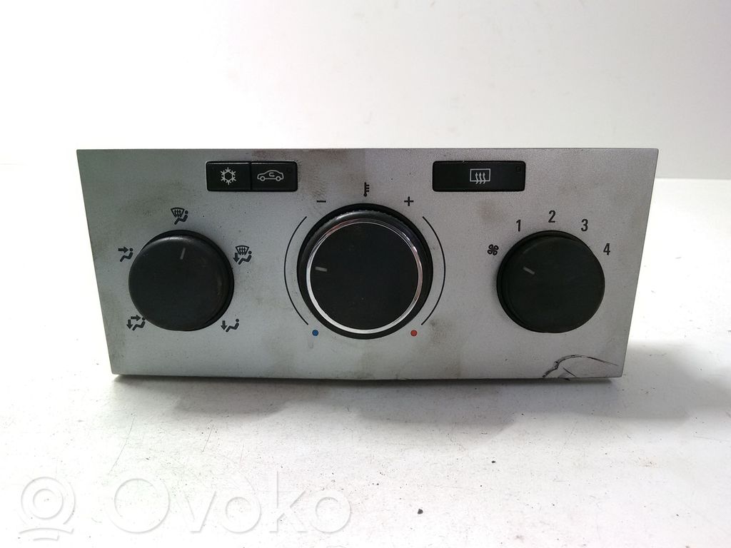 Opel Astra H Climate control unit 