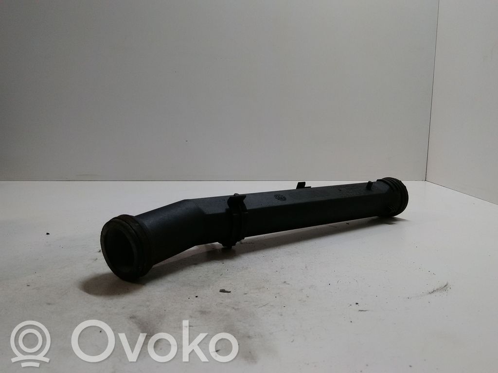 Volkswagen Golf IV Engine coolant pipe/hose 