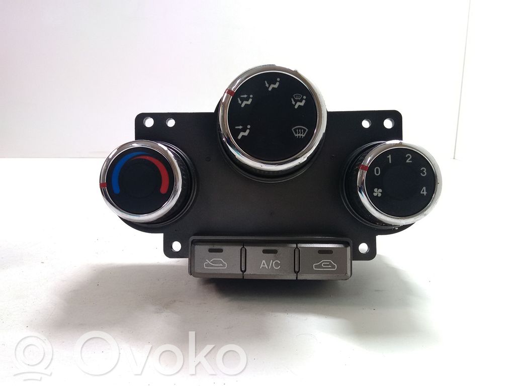 KIA Carens I Climate control unit 