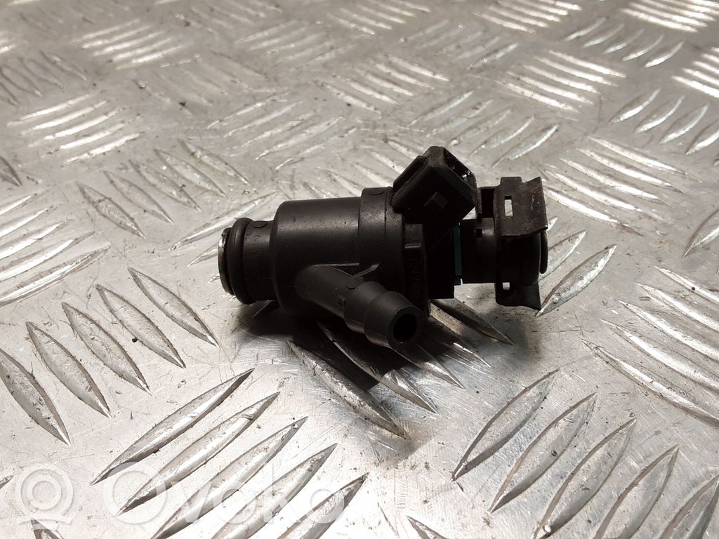 BMW 3 E46 Fuel injector 