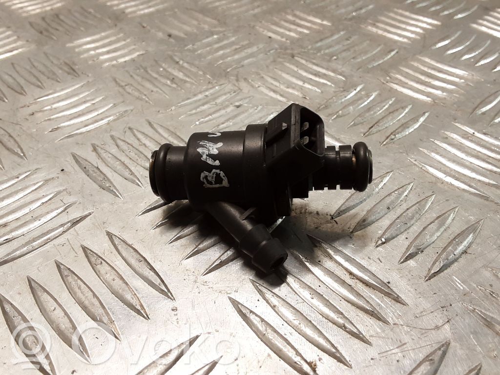 BMW 3 E46 Fuel injector 