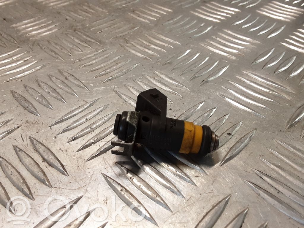 Renault Clio II Inyector de combustible 