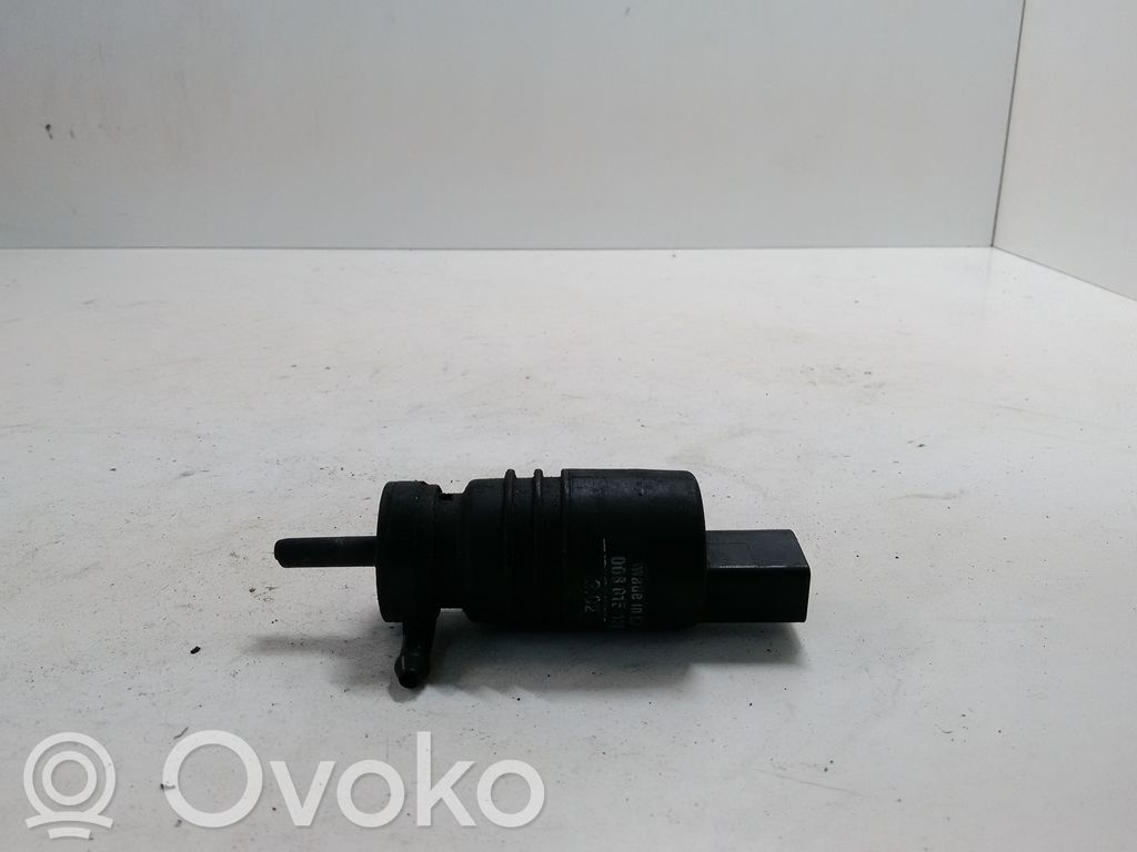Mercedes-Benz C W202 Windscreen/windshield washer pump 
