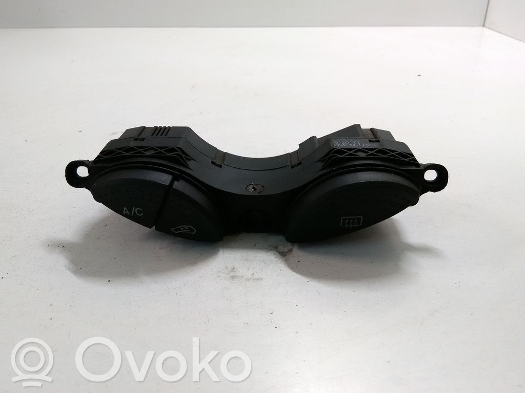 Ford Focus Windscreen/window heater switch 