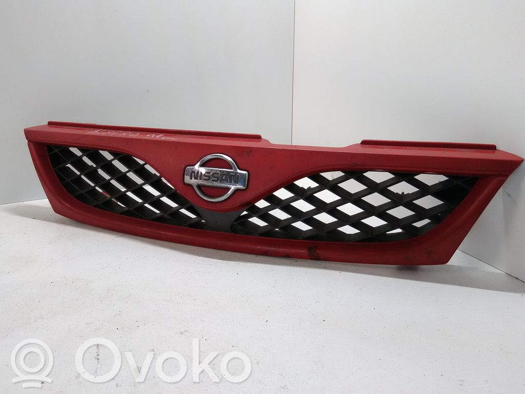 Nissan Almera Etupuskurin ylempi jäähdytinsäleikkö 