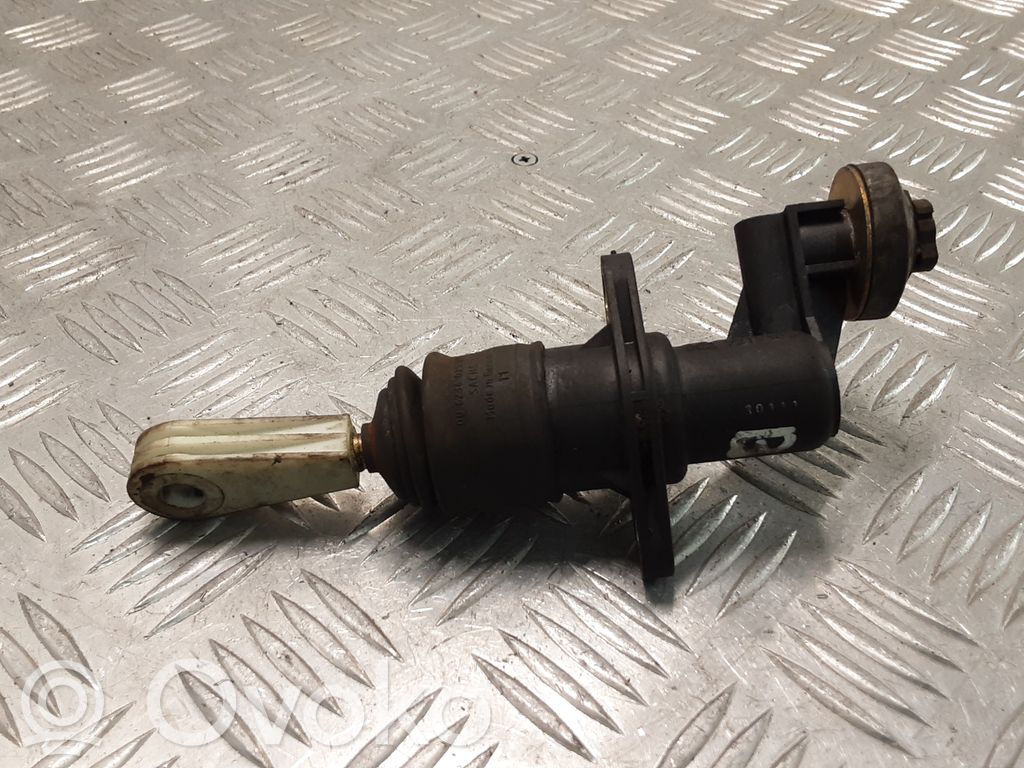Główny cylinder sprzęgła   8E2721401D