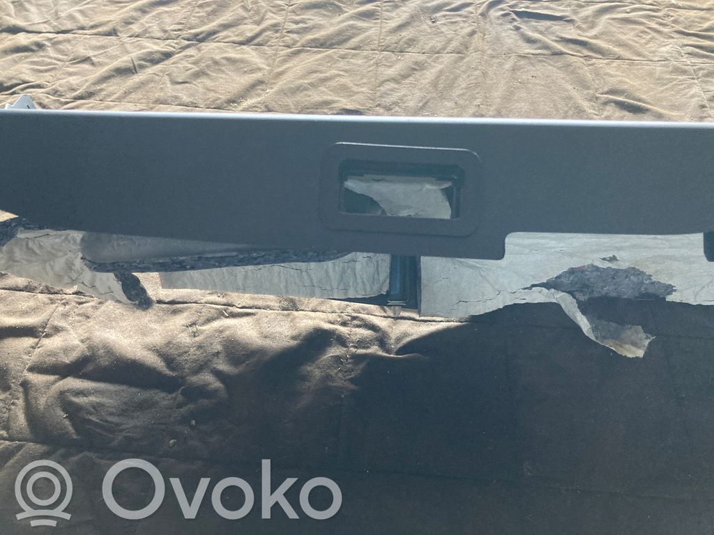 BMW X5 E70 Takaluukun alaosan verhoilusarja 
