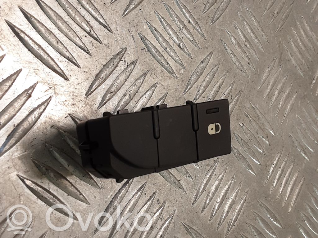 Central locking switch button   96637757ZD