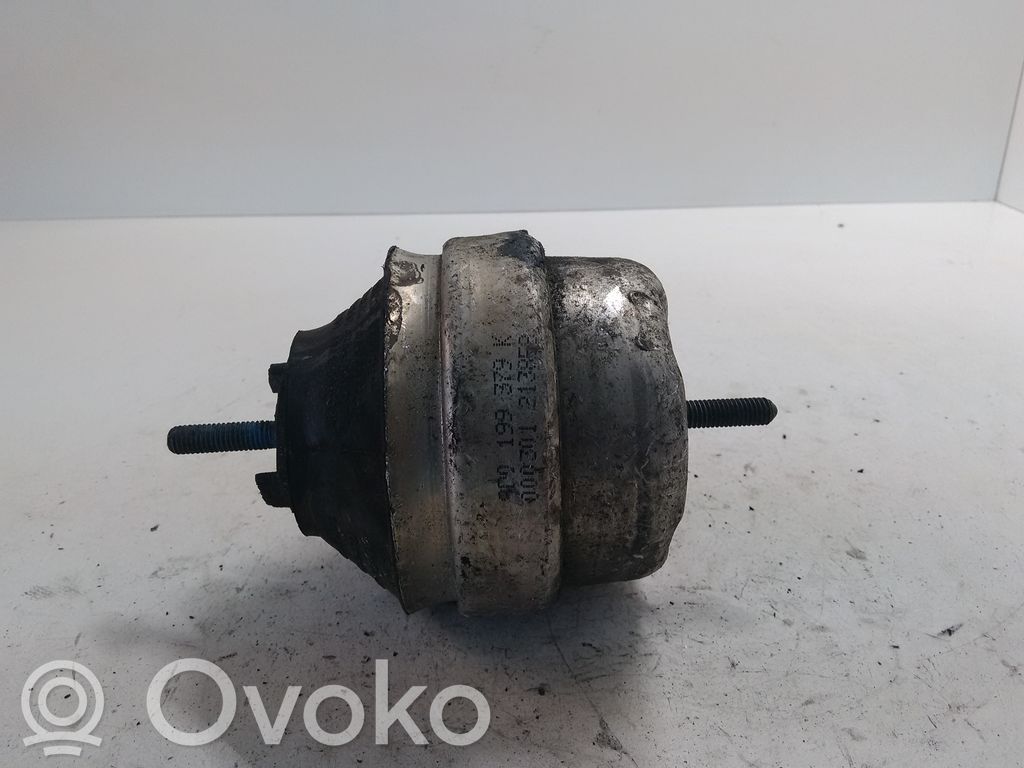 Engine mount bracket   8D0199379K,4B0199379F,8D0199379M,8D0199379Q,8D0199379R,8D0199382F,8D0199382L