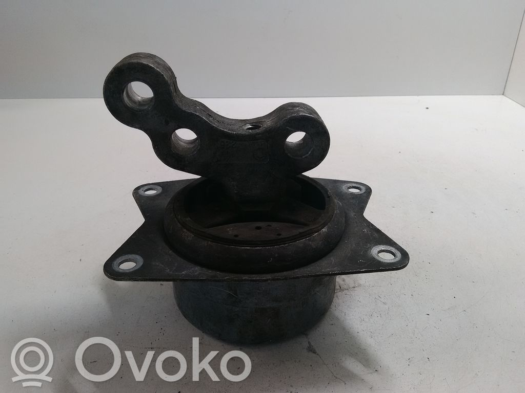 Opel Vectra C Engine mount bracket 