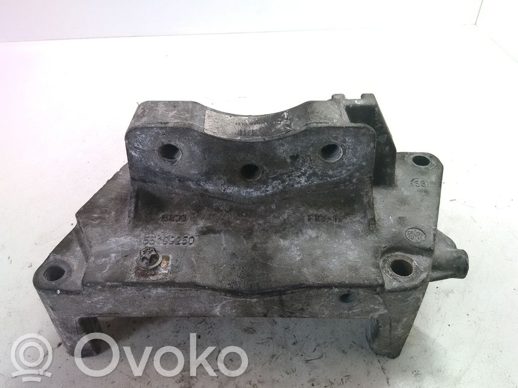 Opel Corsa D Engine mounting bracket 