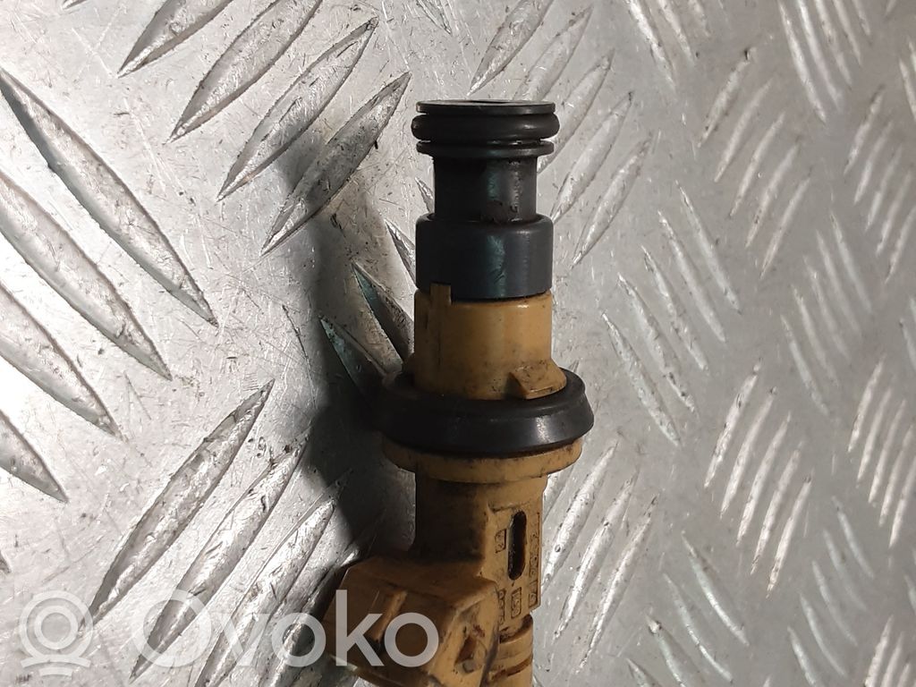 Volvo S40 Inyector de combustible 