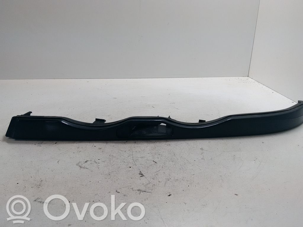 BMW 3 E46 Priekinio žibinto apdaila 