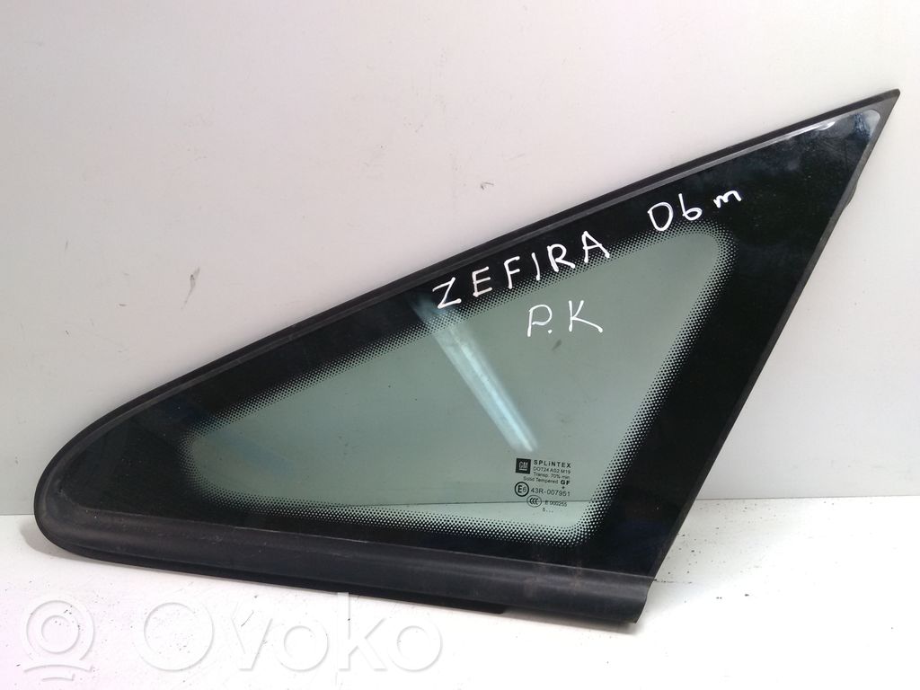 Opel Zafira B Szyba przednia karoseryjna trójkątna 