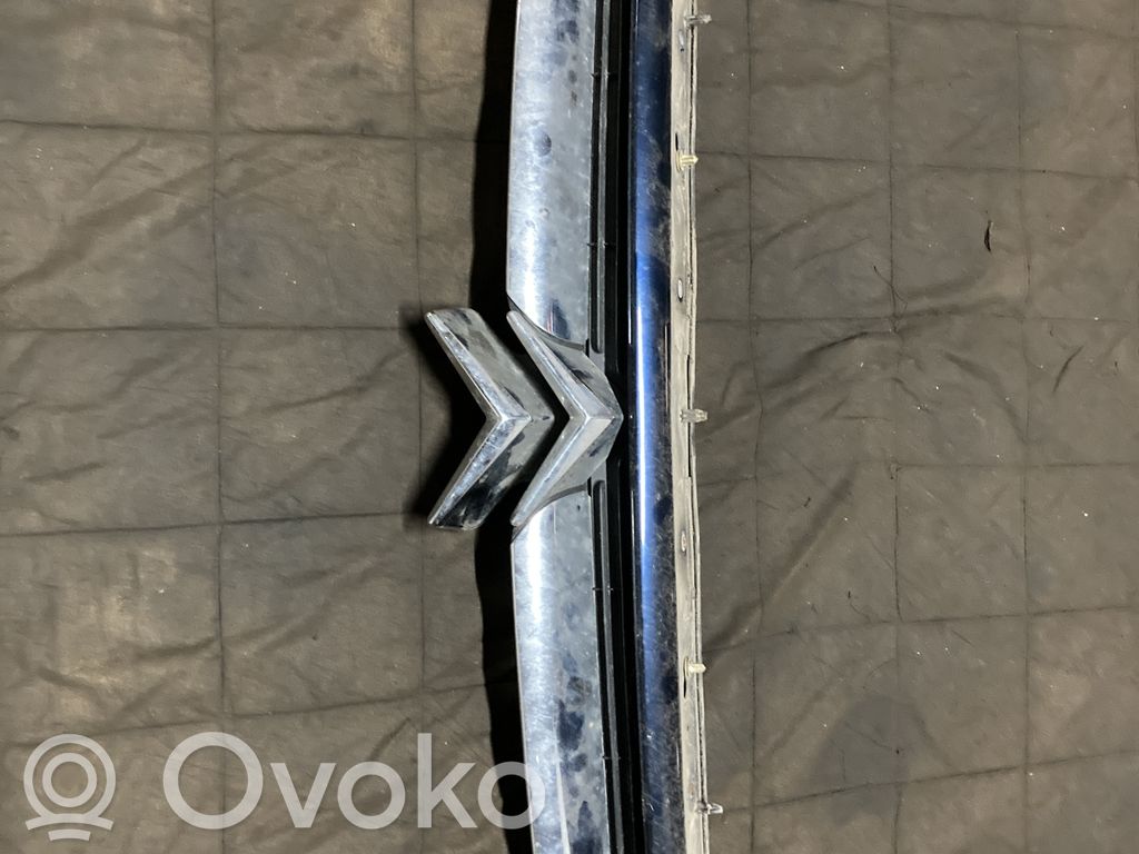 Citroen C8 Front bumper upper radiator grill 