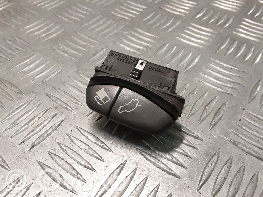 Volvo V70 Fuel tank opening switch 