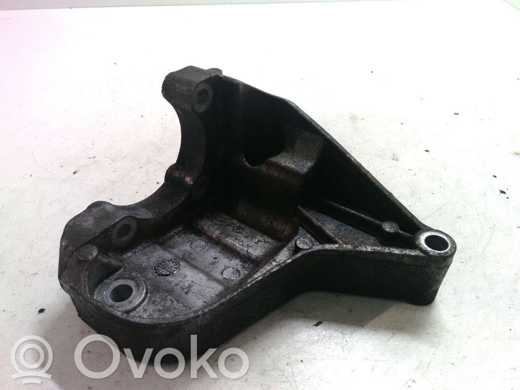BMW 3 E90 E91 Power steering pump mounting bracket 