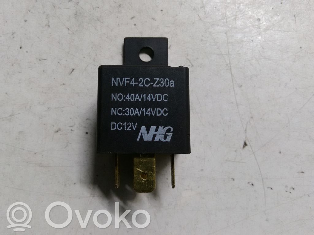 Mitsubishi Carisma Muu rele 