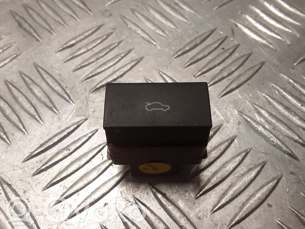Audi A6 S6 C6 4F Tailgate opening switch 